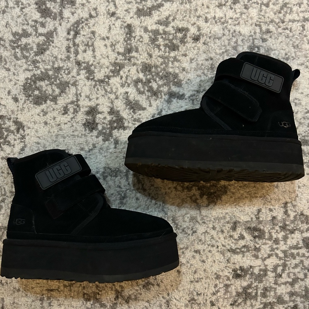 Black platform Uggs